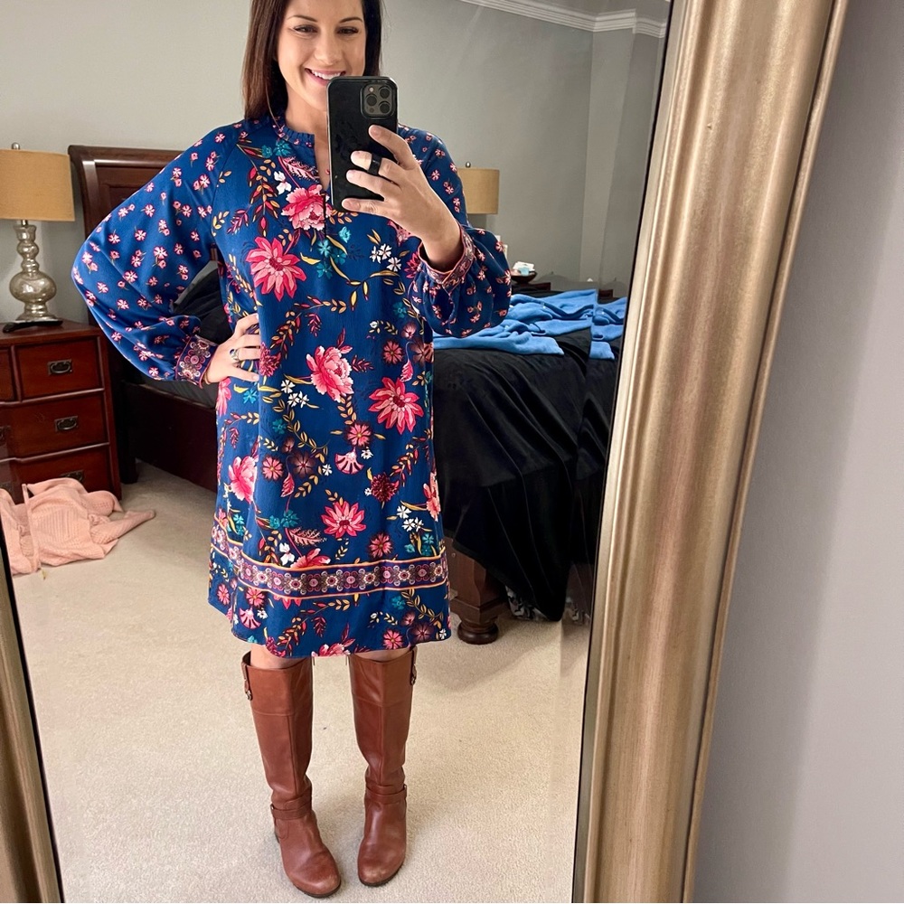 STUNNING Floral Loft Dress - Picture 7 of 8